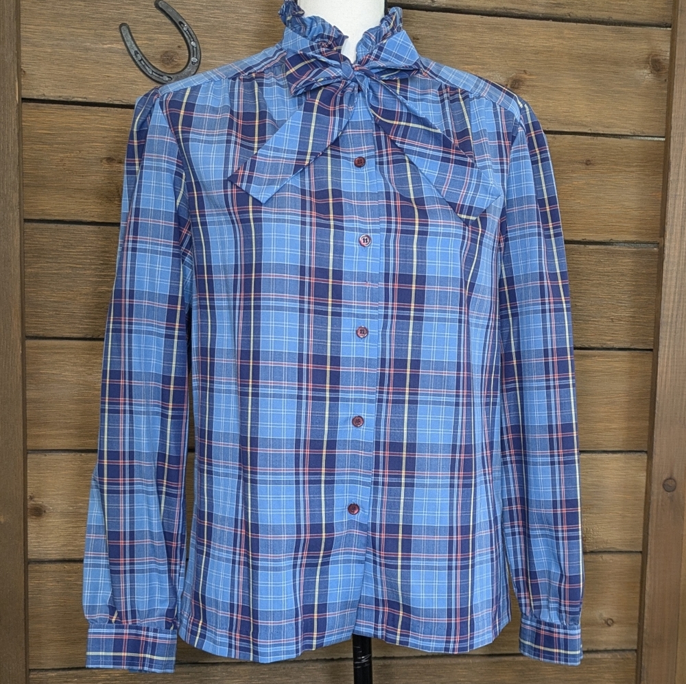 Giant For Women Button Top